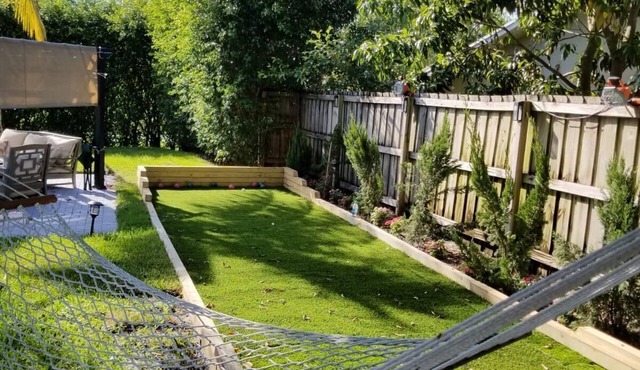 Comfy Luxury Studio Apt. Has it all ! Close to Everything .