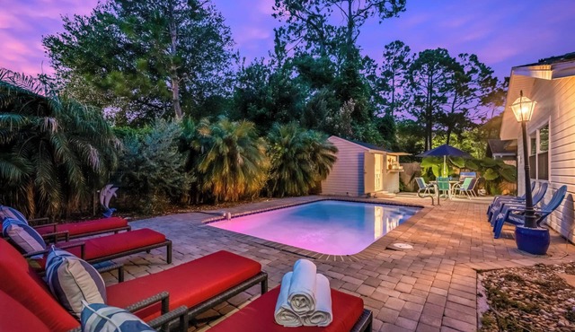 Comfy Mayo Retreat; Heated Pool, Close to Beach