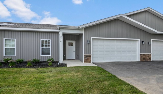 Comfy Modern-style condo in Wyoming and Michigan. Awesome location.
