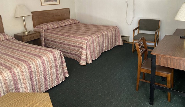 Comfy Motel Room Block for Groups