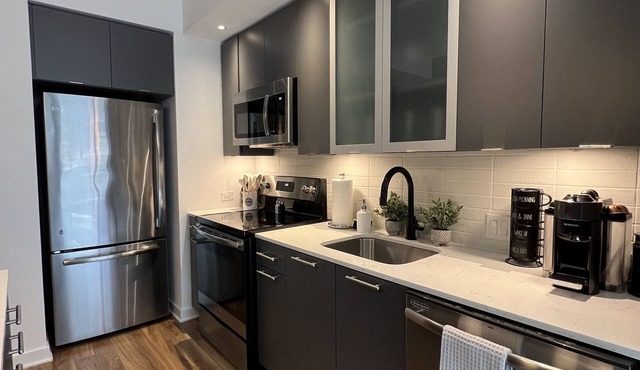 Comfy Nook Tysons King Suite