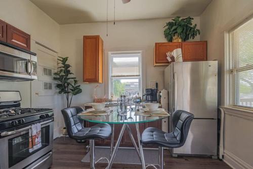 Comfy One Bed Apartment in Forest Park