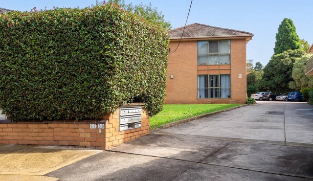 Comfy One-Bedroom Unit Between City and Airport