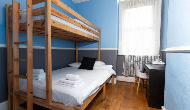 Comfy Private Room near MCR Centre