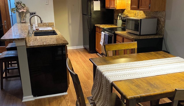 Comfy Quaint Condo