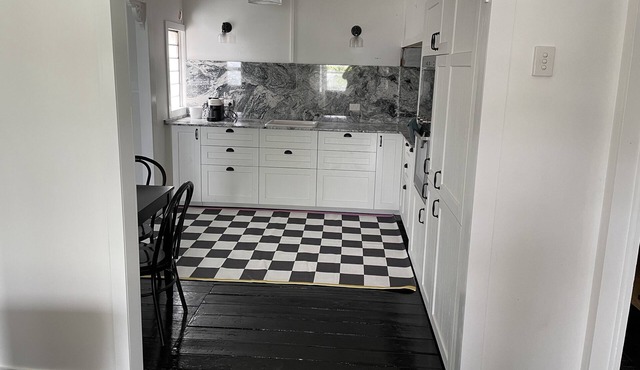 Comfy Queenslander Cottage