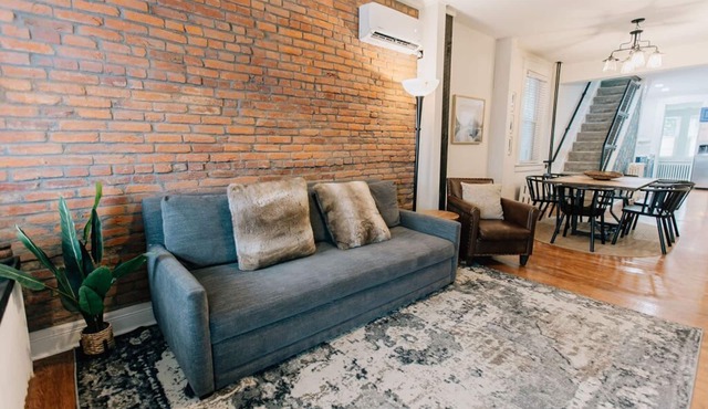 Comfy renovated townhome - heart of Downtown Lancaster