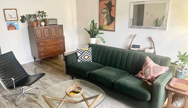 Comfy Retreat Near Beach & Downtown Long Beach