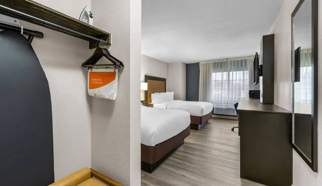 Comfy Room Near Oneida Lake – Explore Parks & Local Adventures | 3 Units