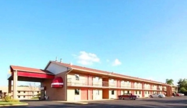 Comfy Room w/Private Bath Near Charlotte Attractions – Relax After Exploring