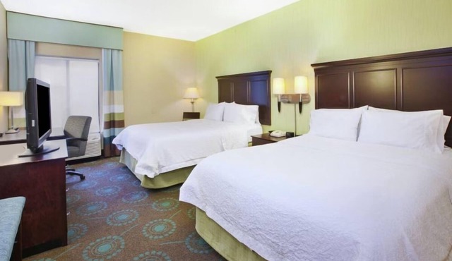 Comfy & Spacious Suite & Free Hot Breakfast – Ideal for Families