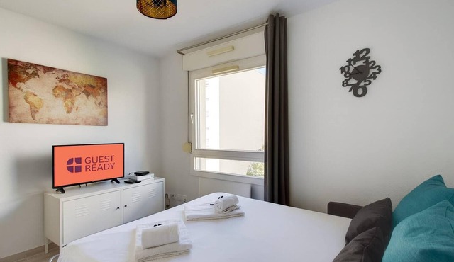 Comfy Stay Steps from the Metro