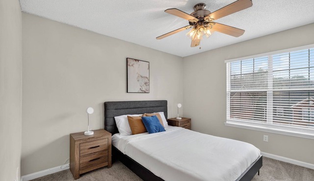 Comfy stay with patio and laundry near Atlanta