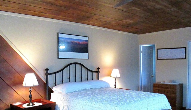 Comfy Studio for Two. A short 5 miles to SF Plaza!
