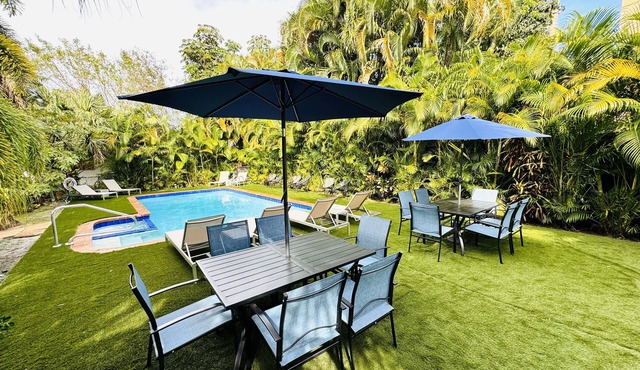 Comfy Studio w/Sofa Bed & Pool Access