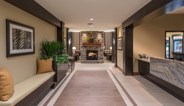 Comfy Suite | Free Breakfast, Free Wi-Fi, Indoor Pool and Hot Tub