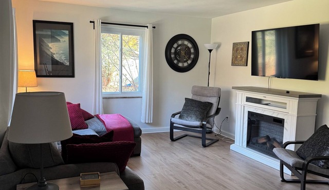 Comfy three bedroom home near Pitt, CMU and downtown PGH attractions