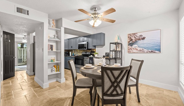 Comfy Two-Story Seahorse Haven Beach Condo