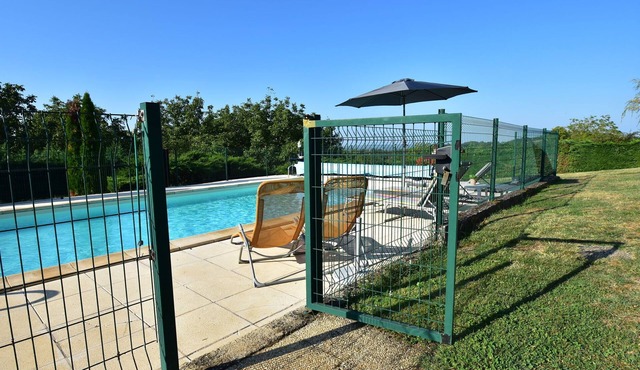 Comfy villa near Alvignac with private pool