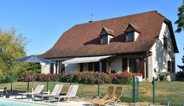 Comfy villa near Alvignac with private pool
