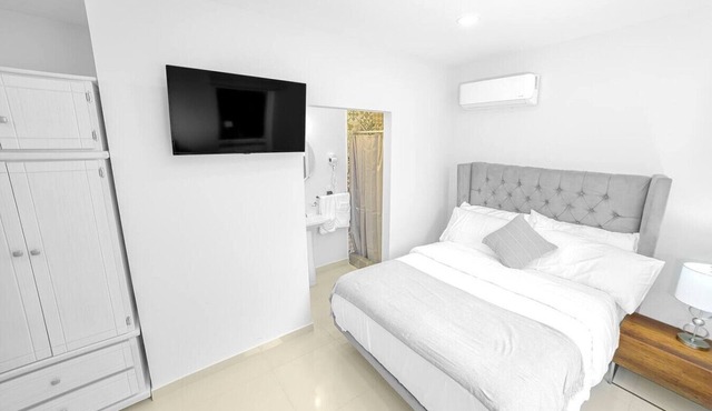 ComfyStudio w/QueenBed/Tijuana Near USBorder