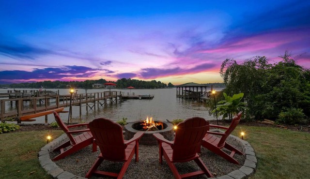 Commodore Bay Waterfront Home on Lake Norman!