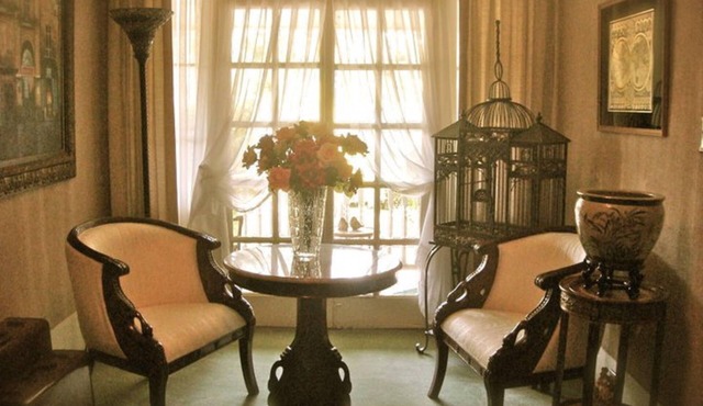 Commodore Bed & Breakfast / Library Room