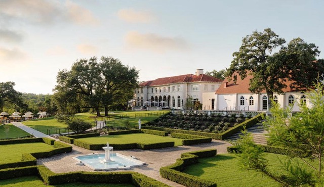Commodore Perry Estate, Auberge Collection
