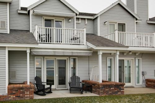 Community Perks and Beach Access Plattsburgh Gem