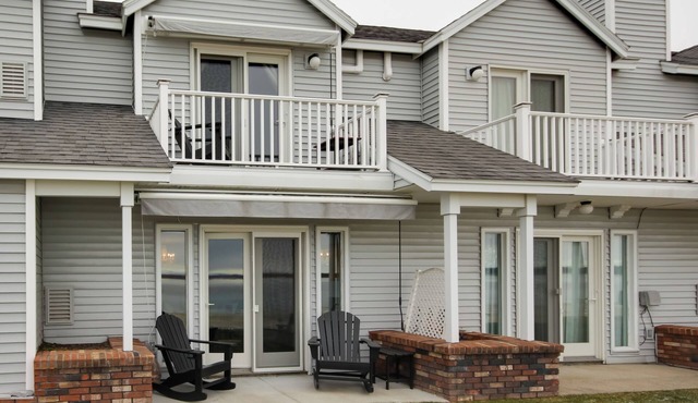 Community Perks & Beach Access: Plattsburgh Gem