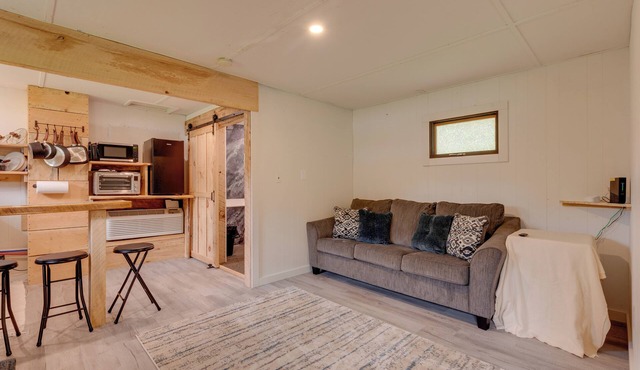 Community Perks: Elk Creek Escape - Deluxe Cabin C