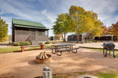 Community Pier Cozy Kerens Cabin!
