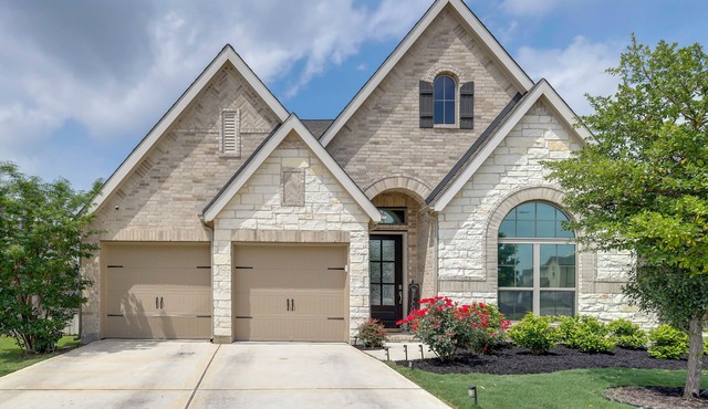 Commute to Austin! High-End Suburban Home w/Yard