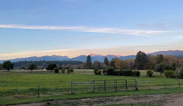 Como View Cabin - 2 bedroom cabin, epic views, close to fishing access, sleeps 4