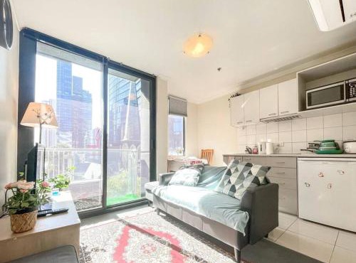 Compact 2B1B Centre of CBD near QV Shopping Centre