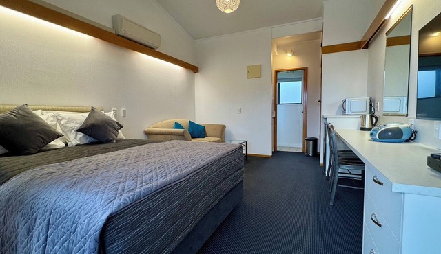 Compact, Cosy Studio