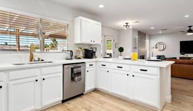 ❤️ Companion Retreat - New 4 BR Luxury Vegas Home