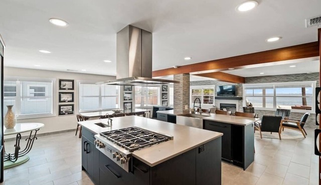 Compass 2BR Suite - Gourmet Kitchen - Water view