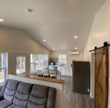 Compass Cove Cottage Oceanfront and Private trails