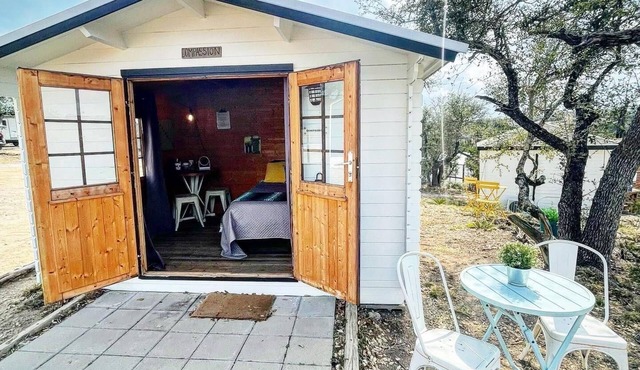 Compassion Cabin @ 13 Acres - Yoga/Hike/Meditate