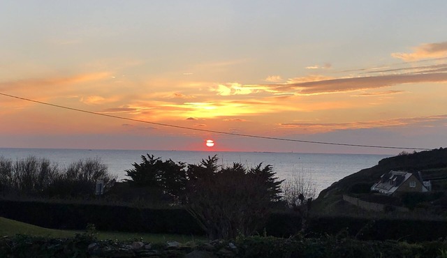 Complètement à L'ouest Face à la mer