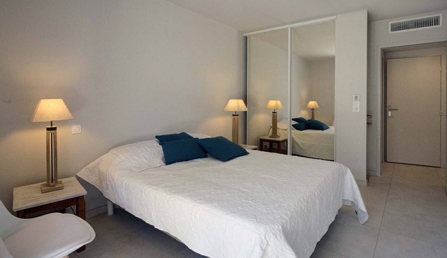 Complete apartment, air-conditioned, fiberglass, swimming pool and garage