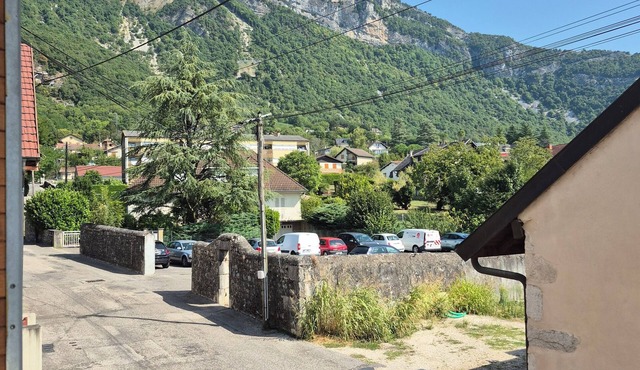 Complete apartment at the foot of the Dovecote Pets welcome