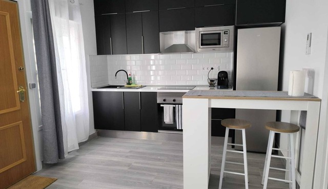 Complete apartment with all the comforts and well communicated.