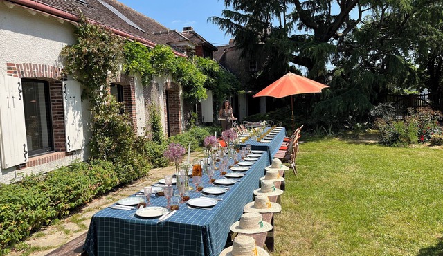 Completely renovated farmhouse with large garden, 1 hour from Paris.