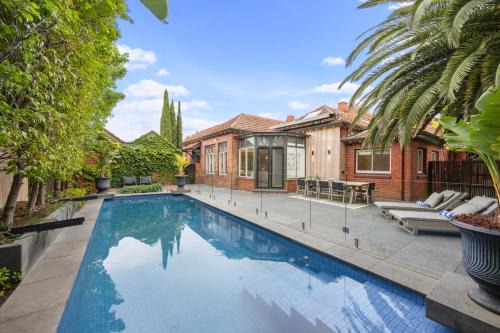 Complete Host Brighton House