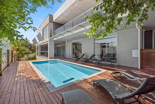 Complete Luxury Escape - Sleeps 30!