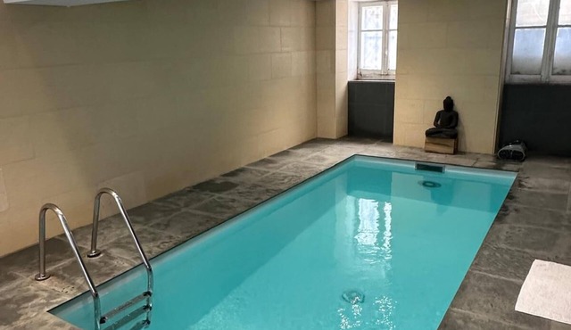 Completely renovated apartment in Maison Eugénie residence with super pool