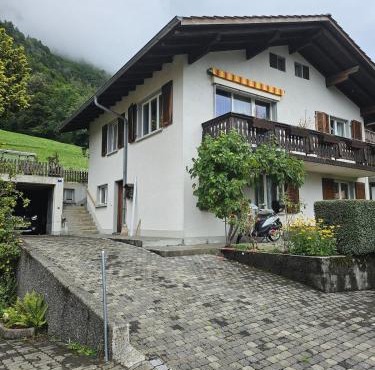 Completely refurbished comfortable apartment