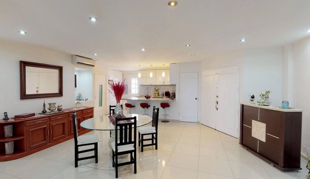 Completely Remodeled Beachfront Apartment